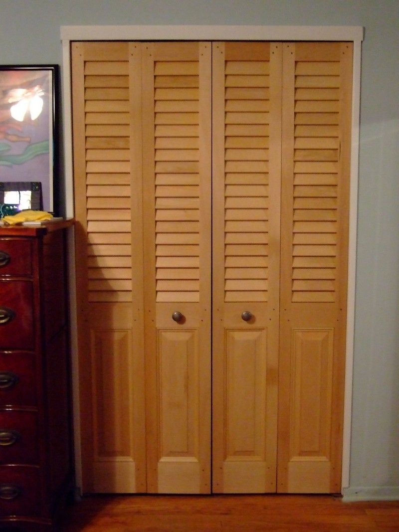 Panel/Louvered Combination Bifold Closet Doors