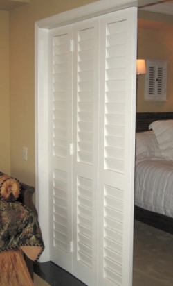 tri-fold louvered doors