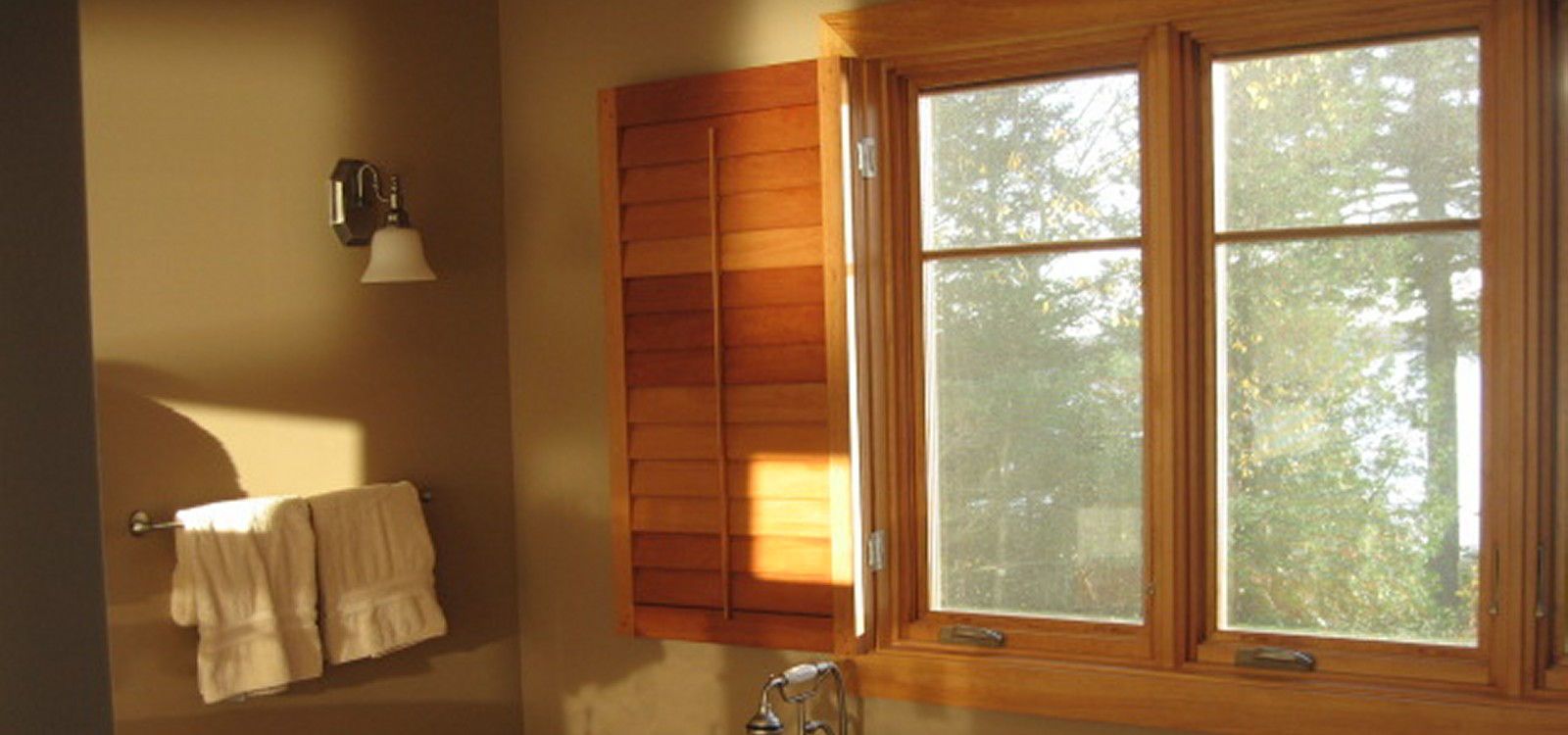 Operable Louvered Bathroom Shutters