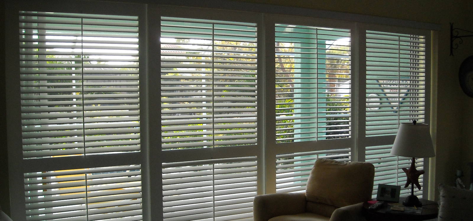 Lanai with Operable Louvered Sliding Doors Lanai with Operable Louvered Sliding Doors