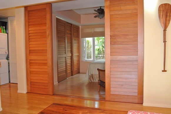 Mahogany Fixed Louver Sliding Doors